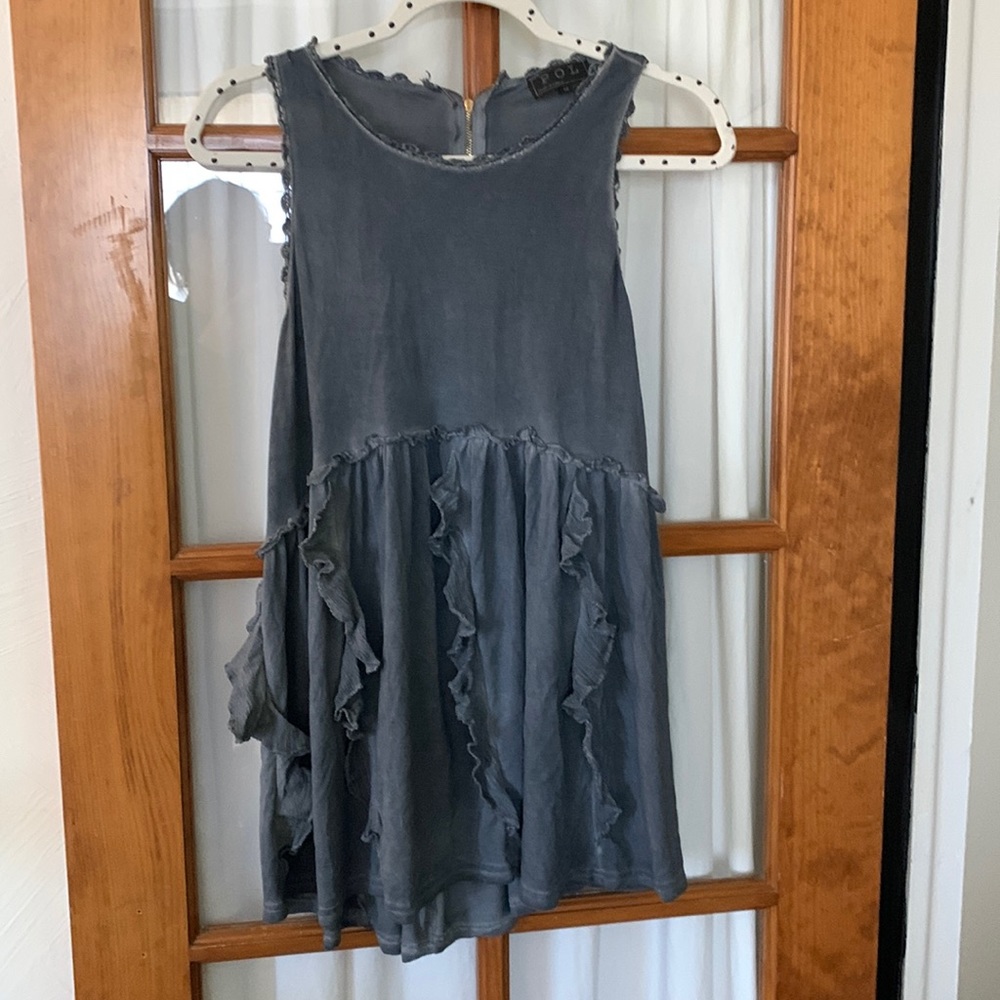 Super cute POL top. S